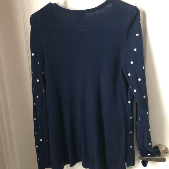 Sweater - Picture 2 of 3